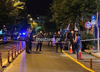 Θεσσαλονίκη: Μάλωναν επί ώρα στη μέση του δρόμου ώσπου έβγαλε όπλο και τον τραυμάτισε – Διέφυγαν και οι δύο! (pics, video)