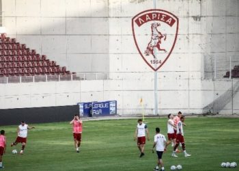 Λάρισα: Το έπαιζε μάνατζερ της ΑΕΛ και έταζε πόστο στην ομάδα με 1.500 ευρώ