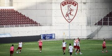 Λάρισα: Το έπαιζε μάνατζερ της ΑΕΛ και έταζε πόστο στην ομάδα με 1.500 ευρώ