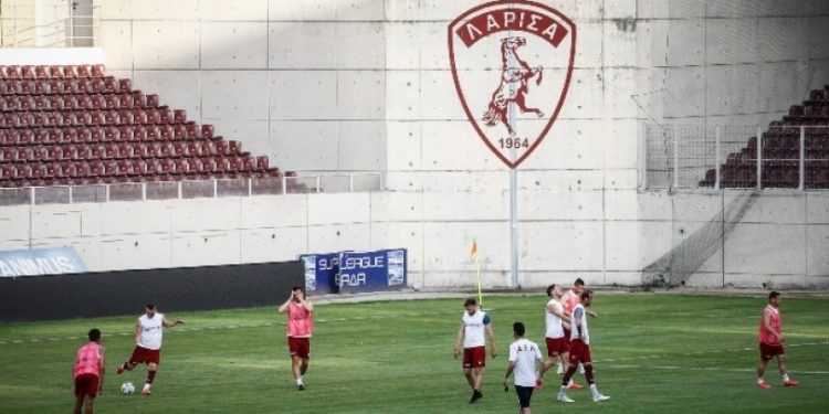 Λάρισα: Το έπαιζε μάνατζερ της ΑΕΛ και έταζε πόστο στην ομάδα με 1.500 ευρώ