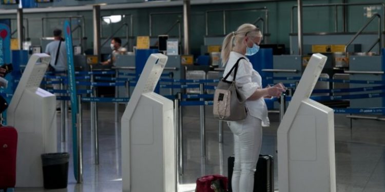 Κορονοϊός-Ελλάδα: Απαγορεύσεις πτήσεων και οι νέες οδηγίες στα αεροδρόμια έως 30 Σεπτεμβρίου