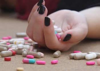 Απόπειρα αυτοκτονίας για γνωστή φαρμακοποιό! Την βρήκαν στο σπίτι της!