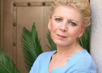 Έλενα Ακρίτα