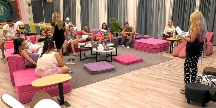 Κάτι ξέχασε να φορέσει: Παίκτρια του «Big Brother» στο χειρότερο πλάνο που είδαμε ποτέ (Pic)