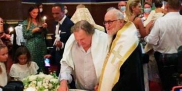 Alldaynews.gr Ο Ζεράρ Ντεπαρντιέ βαφτίστηκε χριστιανός ορθόδοξος με… “νονό” τον Νίκο Αλιάγα