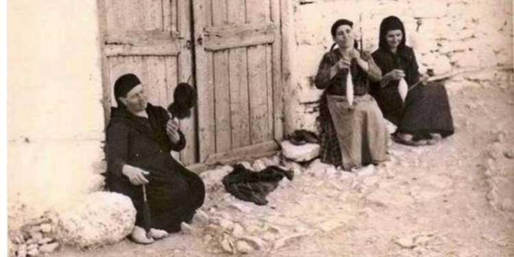 Alldaynews.gr Γιαγιάδες αγράμματες μας είπαν σοφές κουβέντες και συμβουλές για την αληθινή ζωή που δεν ζήσαμε