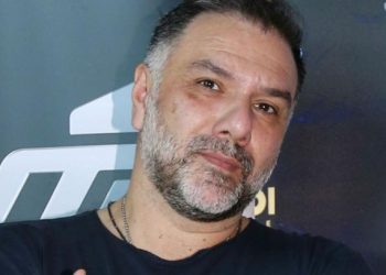 Γρηγόρης Αρναούτογλου σε Τσιμτσιλή – «Πότε θα σταματήσετε να ασχολείστε με ηλιθιότητες» (Video)