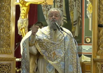 Αρχιμανδρίτης κατά πολιτικών, δημοσιογράφων και γιατρών για τη χρήση μάσκας μέσα στις εκκλησίες