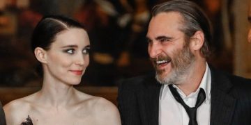 Alldaynews.gr Πατέρας έγινε ο Joaquin Phoenix – Η τραγική ιστορία πίσω από το όνομα που έδωσε στον γιο του