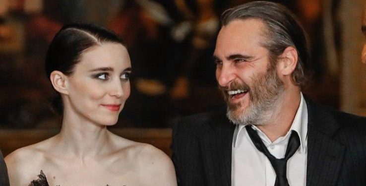 Alldaynews.gr Πατέρας έγινε ο Joaquin Phoenix – Η τραγική ιστορία πίσω από το όνομα που έδωσε στον γιο του