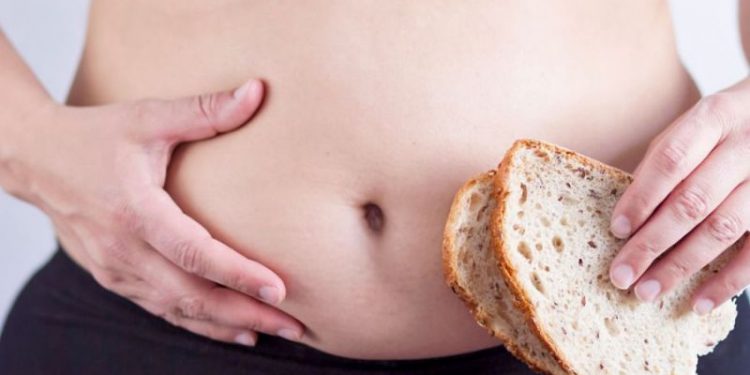Αν κόψεις το ψωμί, θα μειωθεί το φούσκωμα στην κοιλιά σου;