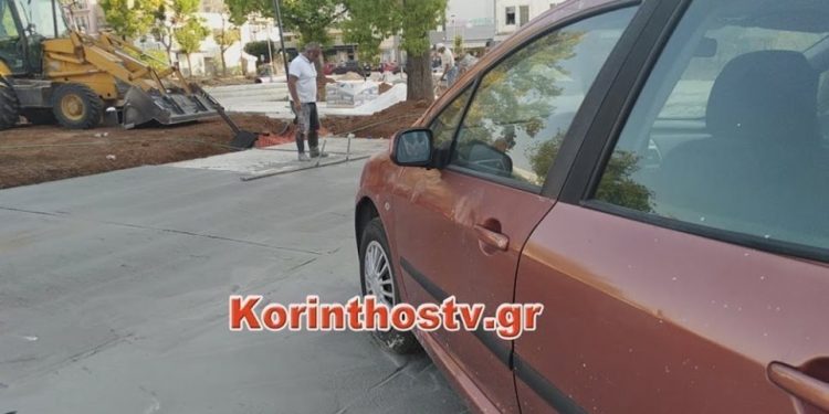 Ελληνικό και Απίστευτο: Του… μπετονάρισαν το αυτοκίνητο γιατί πάρκαρε στην πλατεία (video)
