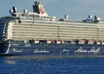 Κυκλάδες: Συναγερμός σε κρουαζιερόπλοιο με 1.000 επιβάτες – Βρέθηκαν 12 κρούσματα κορωνοϊού