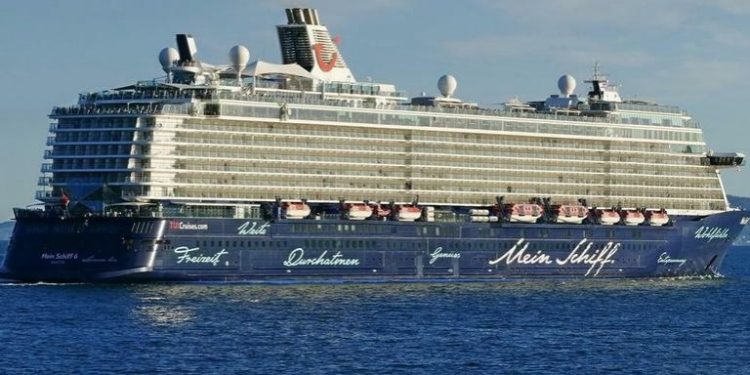 Alldaynews.gr Κυκλάδες: Συναγερμός σε κρουαζιερόπλοιο με 1.000 επιβάτες – Βρέθηκαν 12 κρούσματα κορωνοϊού