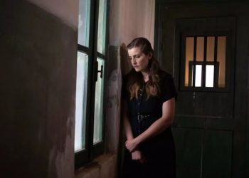 Λενιώ - Άγριες Μέλισσες