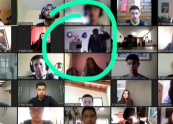 Κλέφτες μπήκαν στο σπίτι μαθήτριας ενώ έκανε διαδικτυακό μάθημα: Όλοι παρακολουθούσαν τρομαγμένοι (vid)