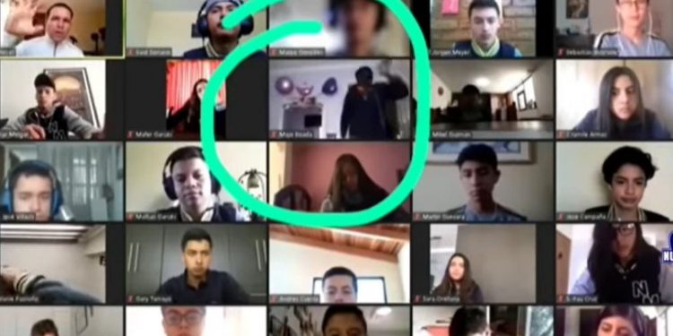 Alldaynews.gr Κλέφτες μπήκαν στο σπίτι μαθήτριας ενώ έκανε διαδικτυακό μάθημα: Όλοι παρακολουθούσαν τρομαγμένοι (vid)