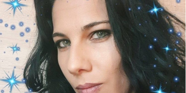 Η 30χρονη Μέγκι η γυναίκα που ξεψύχησε σε γκρεμό 100 μέτρων-Πρόσφατα βάπτισε το 4ο παιδί της[photos]