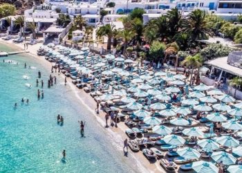 Μύκονος: Λουκέτο σε «Nammos» και «Σκορπιό» – Φόβοι για δεκάδες κρούσματα κορωνοϊού