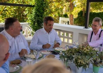 Κι όμως το έκανε! Ρεζίλι σε όλη την υφήλιο ο Μητσοτάκης