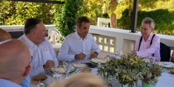 Κι όμως το έκανε! Ρεζίλι σε όλη την υφήλιο ο Μητσοτάκης