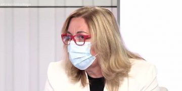 Alldaynews.gr Δραματική δήλωση Ελληνίδας νοσηλεύτριας: Πλέον όσοι μπαίνουν στις ΜΕΘ, δεν βγαίνουν! (video)