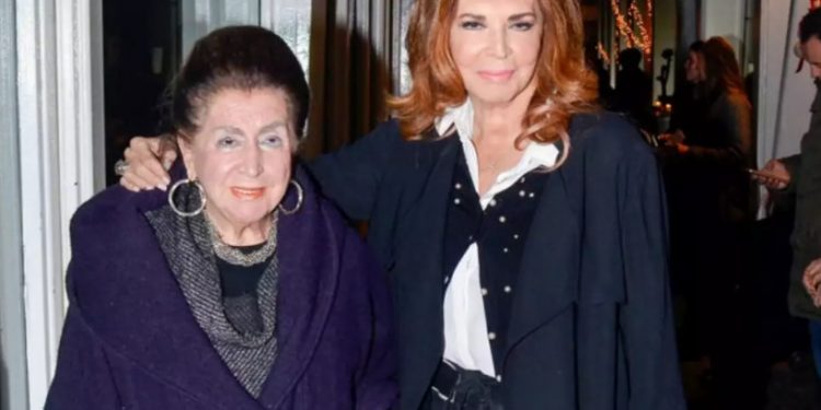 Μαύρη μέρα για την Μιμή Ντενίση-Πέθανε η μητέρα της