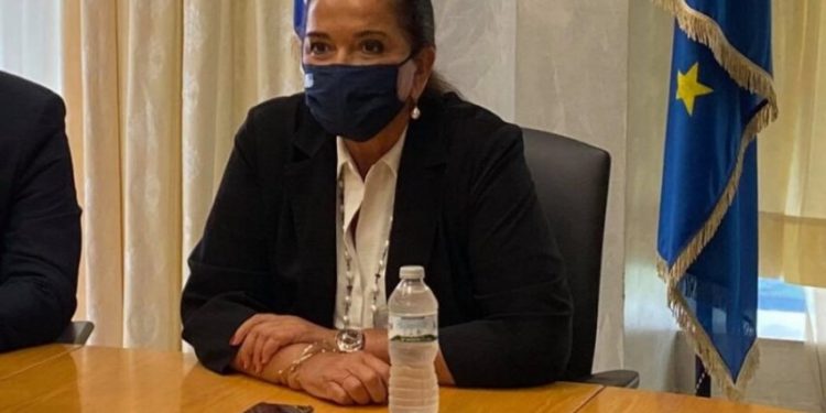 Άγριο Επεισόδιο μεταξύ Ντόρας Μπακογιάννη και Δημάρχου Κομοτηνής[video]