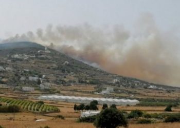 Καίγεται η Πάρος! Ορατοί οι καπνοί και στη Νάξο