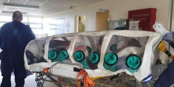 Alldaynews.gr Κορωνοϊός: Κρίσιμες ώρες για τον 25χρονο από την Τήνο – Συνεχίζει να νοσηλεύεται σε ΜΕΘ