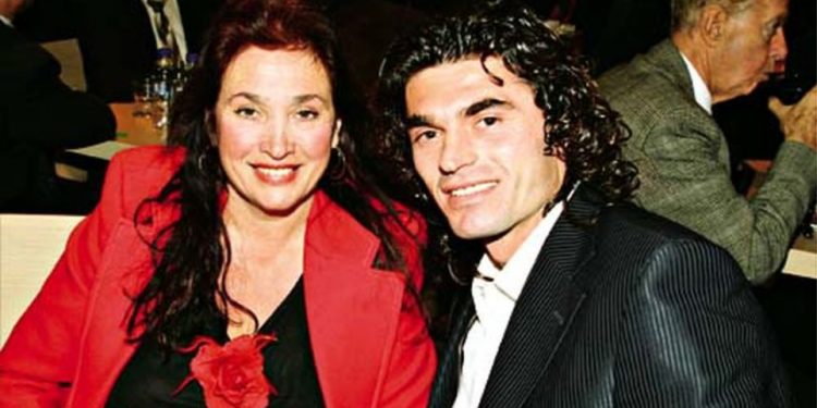 Alldaynews.gr Απίθανο! Ρούλα Βροχοπούλου: Επανεμφανίστηκε ο Αλβανός Φραν – Έτσι είναι σήμερα (Pics)