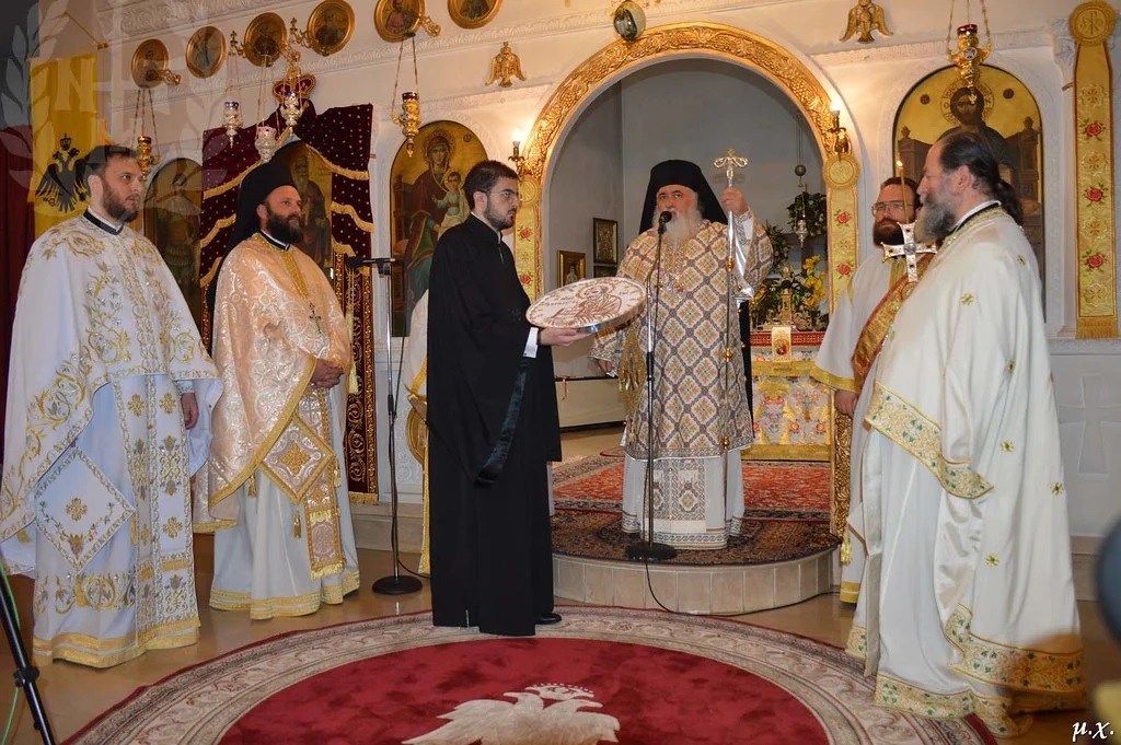 Στον Ιερό Ναό του Αγίου Ιωάννου του Θεολογου στα Μετέωρα ιερούργησε ο Σεβασμιώτατος Μητροπολίτης Νεαπόλεως και Σταυρουπόλεως κ. Βαρνάβας, την Παρασκευή 8 Μαΐου 2020. Τον Σεβασμιώτατο πλαισίωσαν, συμμετέχοντας στη χαρά της πανηγυριού της Ενορίας, ο π.Ευγενιος Καρατζάς, ο διάκονος π.Χρήστος Καρακούδης , ο αρχιδιάκονος π.Γεώργιος Πολυχρονιάδης, οι πατέρες του Ναού π.Ευσταθιος Βαμβακάς και ο προϊστάμενος π.Δημήτριος Μποτίνης.