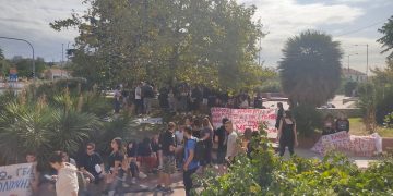 ΕΦΕΤ: Σαλμονέλα σε μπιφτέκια κοτόπουλου! Ανακαλούνται από τα σούπερ μάρκετ (pics)