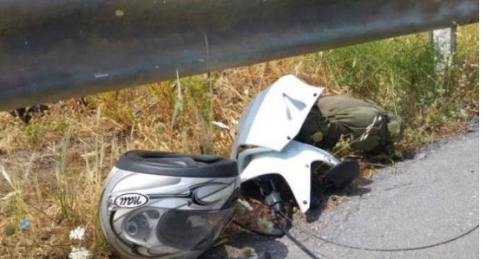 Alldaynews.gr τροχαίο μηχανή κράνος