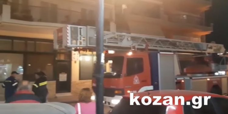 Alldaynews.gr ΠΡΙΝ ΑΠΟ ΛΙΓΟ: Έληξε το θρίλερ με τον πατέρα που απειλούσε να πετάξει τον γιο του – ΒΙΝΤΕΟ από την επιχείρηση