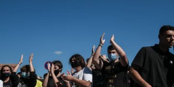 Μαθητής Γ γυμνασίου δικάζεται τη Δευτέρα για κακουργήματα – «Είναι γραμματέας 15μελούς, συνελήφθη στο σωρό»