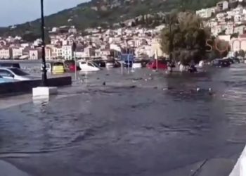 Σεισμός 6,7 ρίχτερ στην Σάμο – Ζημιές σε σπίτια και δρόμους – Τρίτο τσουνάμι χτύπησε το νησί