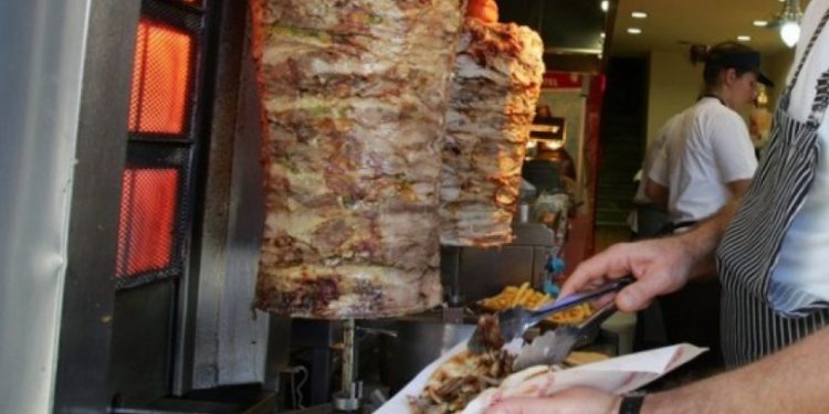 Alldaynews.gr Πανάκριβο θα γίνει το Σουβλάκι! Γιατί πάει για τιμή στα 5 ευρώ