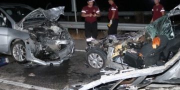 Alldaynews.gr Θανατηφόρο τροχαίο με τρεις νεκρούς – Έσβησαν στην άσφαλτο τα όνειρα των φοιτητών