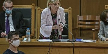 Alldaynews.gr Εγκληματική οργάνωση η ΧΑ: Η εισαγγελέας πρότεινε Ισόβια σε Ρουπακιά και 13 χρόνια για τα ηγετικά στελέχη