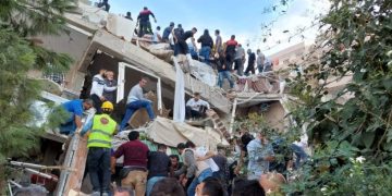 Alldaynews.gr Σεισμός: 4 νεκροί και πάνω από 100 τραυματίες-Εικόνες απίστευτης καταστροφής