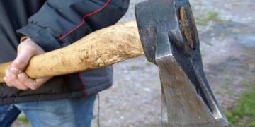 Αποκεφάλισε τη γυναίκα του επειδή τον απατούσε και πήγε το κεφάλι στην αστυνομία[Σκληρές Εικόνες]