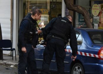 Αθήνα-Κέντρο: Μάχη ανάμεσα σε Ρομά και αλλοδαπούς-4 Αστυνομικοί τραυματίες[photos]