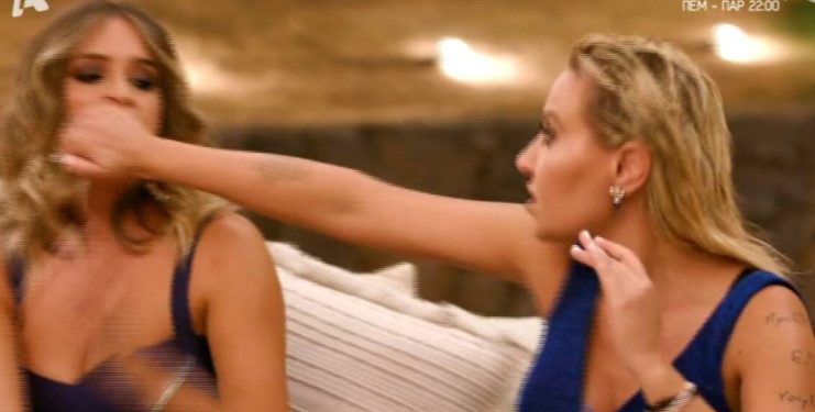 Χαμός στη τελετή των ρόδων! Εκνευρισμός και Αποχώρηση της Έλενας Μπάση![video]