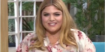 Η Αντιγόνη Ψυχράμη κατούρησε τον καναπέ της Δανάης Μπάρκα![video]