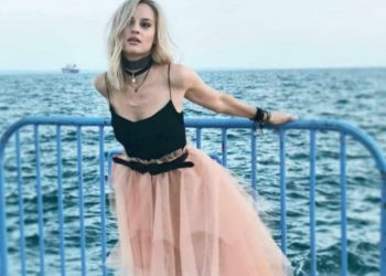 Topless η πρώην σύντροφος του Δημήτρη Ουγγαρέζου![photo]