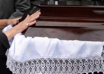 Τραγικό: Έθαβαν τον πατέρα τους και εκείνος ήταν ζωντανός!