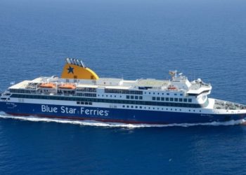 Συναγερμός στο «Blue Star Delos» για 23 Γάλλους ύποπτους για κορωνοϊό-Επιστρέφει στον Πειραιά
