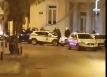 Κοζάνη-Κορωνοϊός: Άγριος καυγάς στην κεντρική πλατεία! Δείτε το Βίντεο