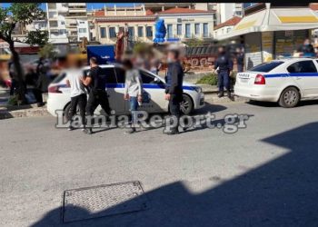 Απίστευτος ο τύπος! Αστυνόμε περιμένει λίγο να πάρω ένα καφέ και μετά με πας μέσα;